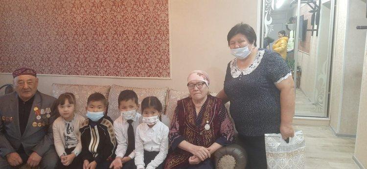 Қарттарымыз әрқашанда аман болсын!