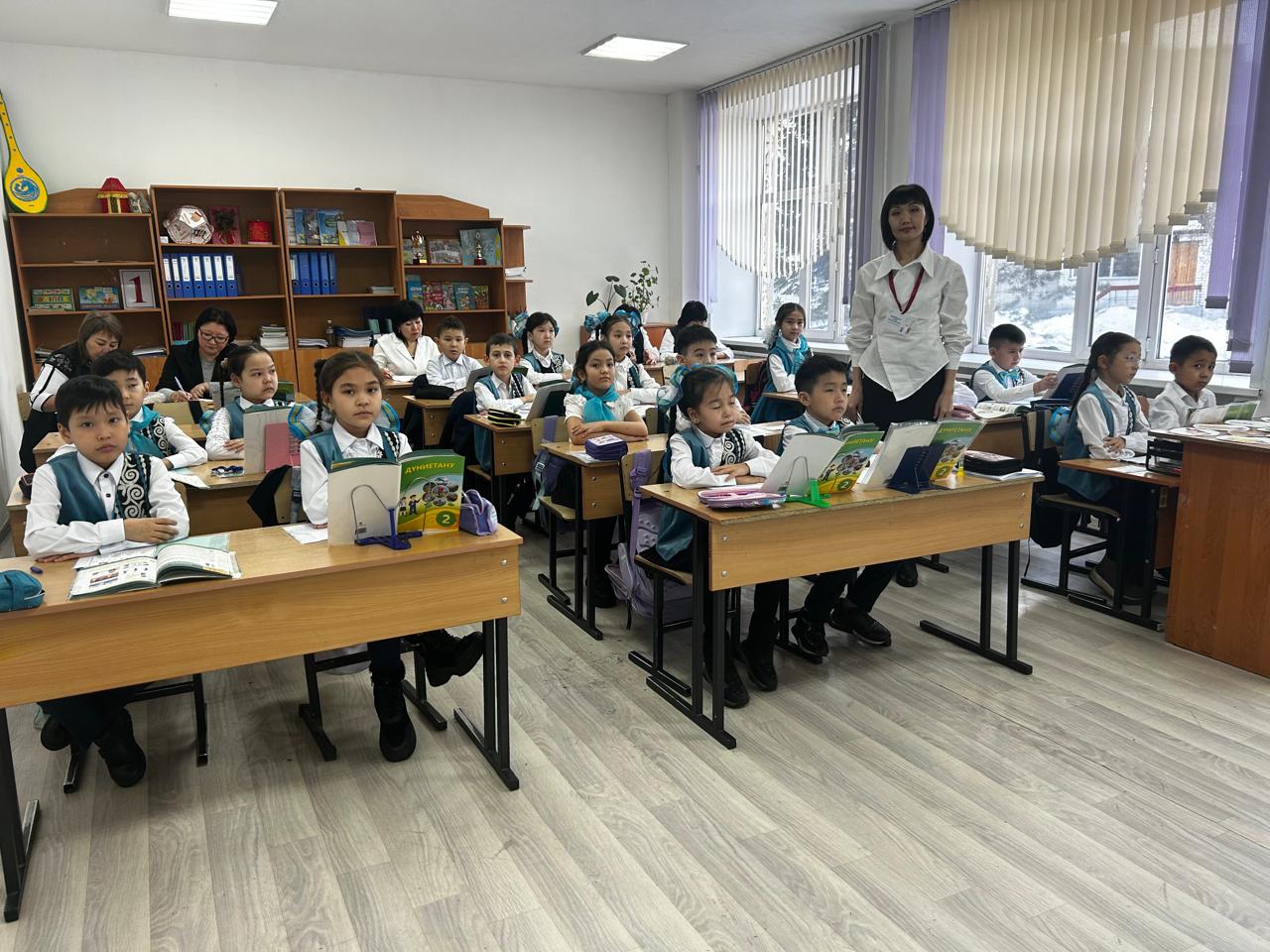 2«А» сыныбында дүниетану пәнінен «Дұрыс тамақтана біл» тақырыбында ашық сабақ өтті