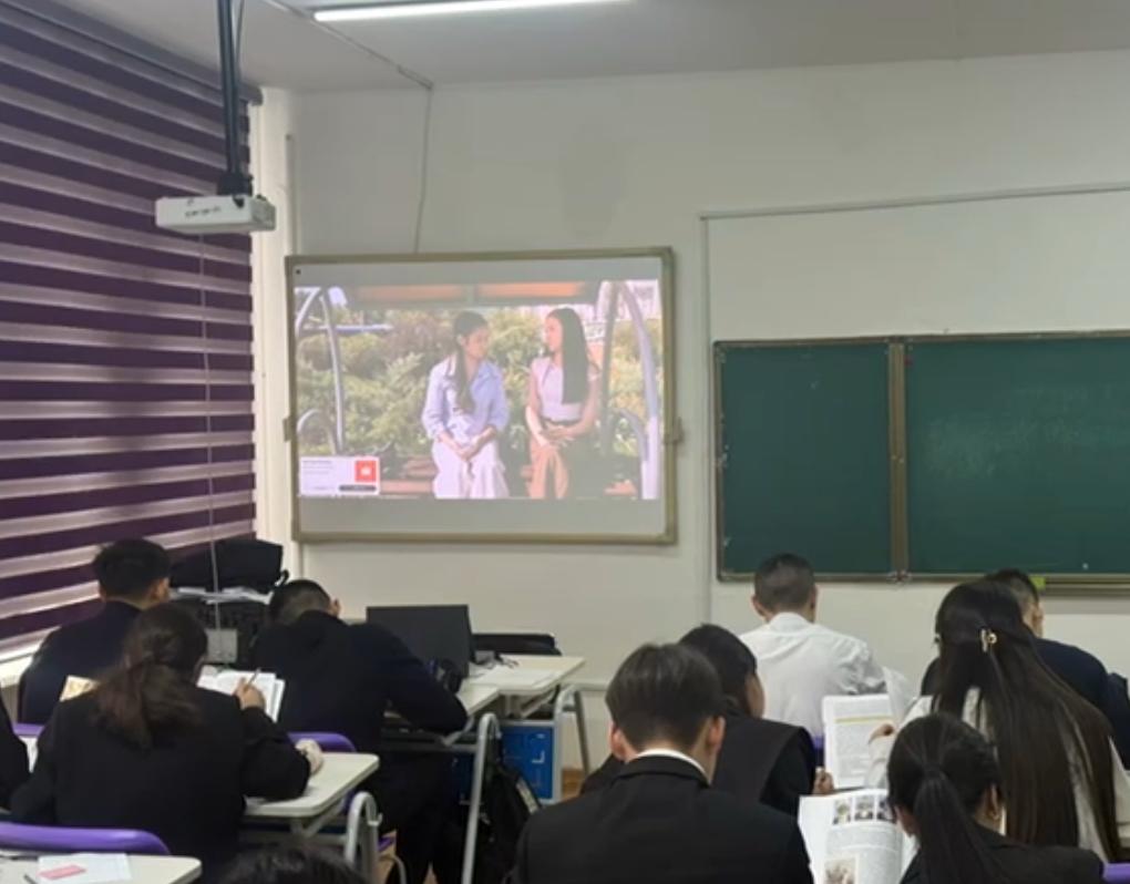 22 желтоқсан күні мектеп оқушыларына жас ерекшеліктеріне сай бейімделген қаржылық сауаттылық жөніндегі ақпараттық видеоматериалдар көрсетілді.